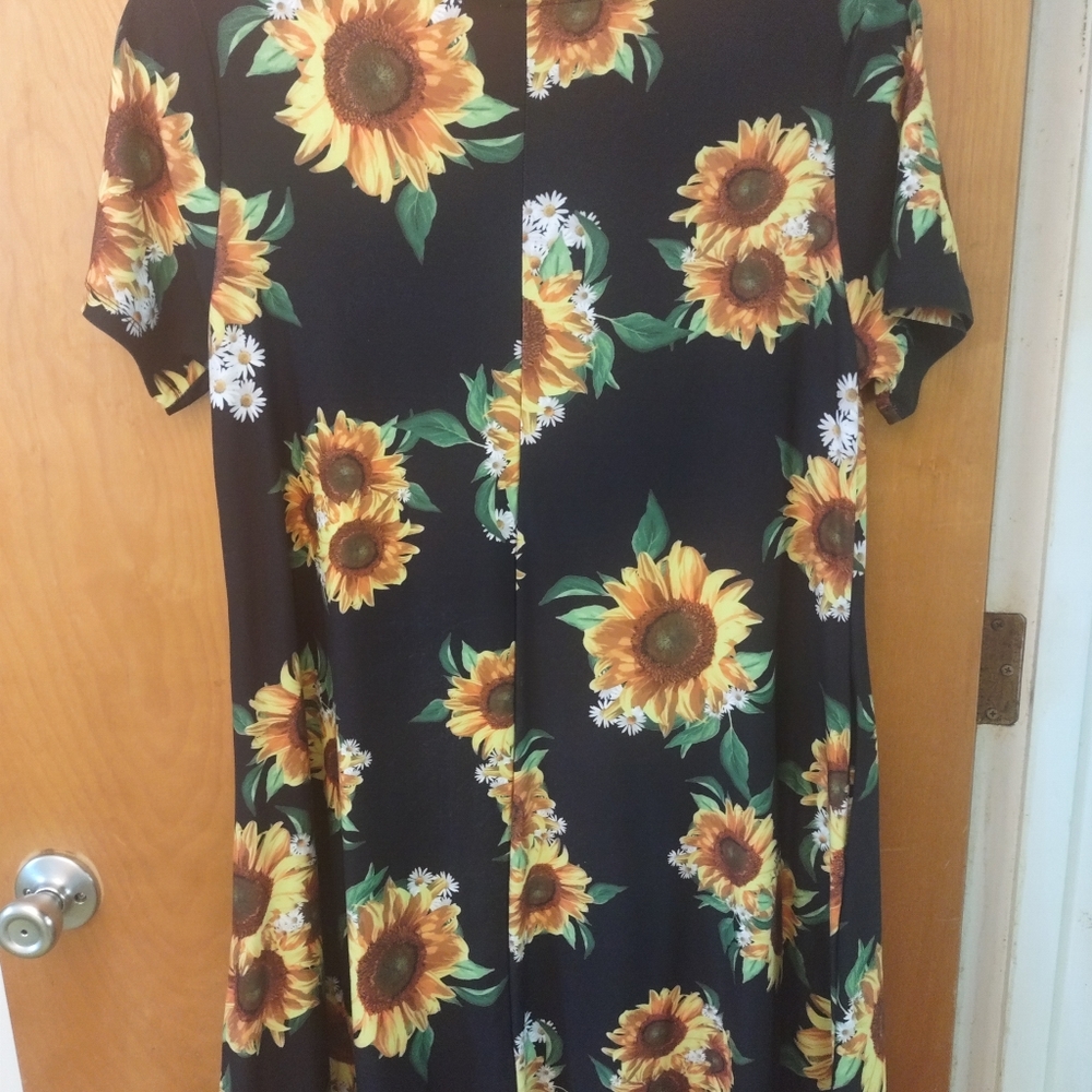 Used Woman's XL Sunflower Dress